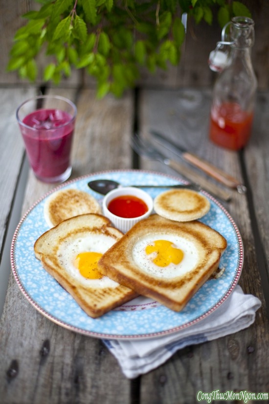 Món ăn sáng : Bánh mỳ trứng kiểu Châu Âu ngon đơn giản