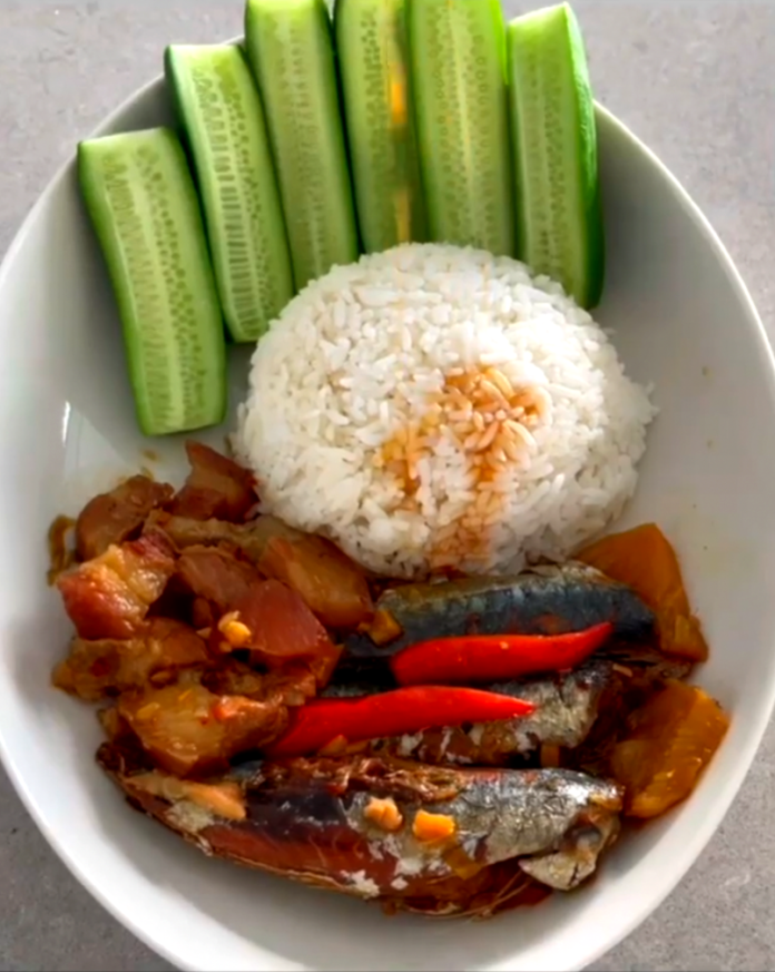 Món cá kho bằng nồi nấu lẩu 'ngon xỉu' của Miu Lê