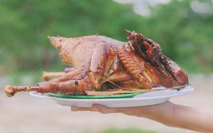 Món gà đốt lá chúc lọt top 100 món ăn đặc sản Việt Nam ngon đến cỡ nào?