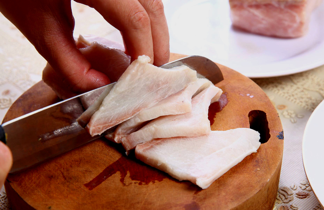 Món gỏi cá nổi tiếng 30 năm từ một lần lỡ tay của đầu bếp