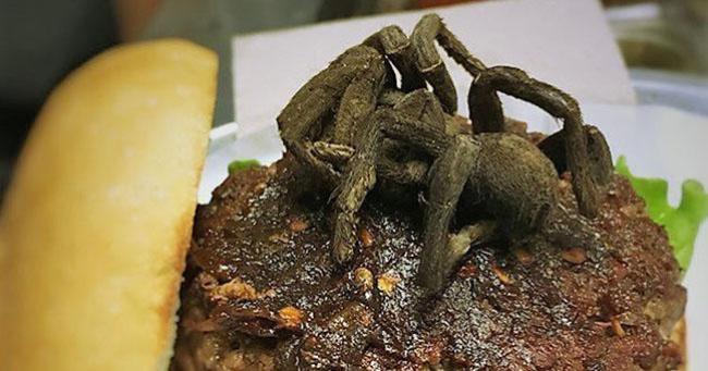Món hambuger nhện độc không dành cho những người yếu tim