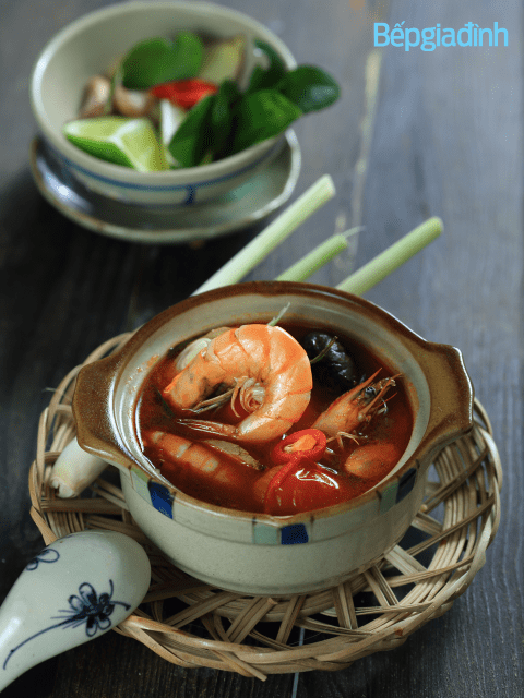 Món nấu nhanh: Hít hà với súp tôm kiểu Thái cực dễ nấu...