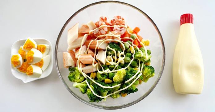 Món salad lợi đủ đường, làm dễ lại nhanh, ai ăn cũng sẽ mê ngay tắp lự
