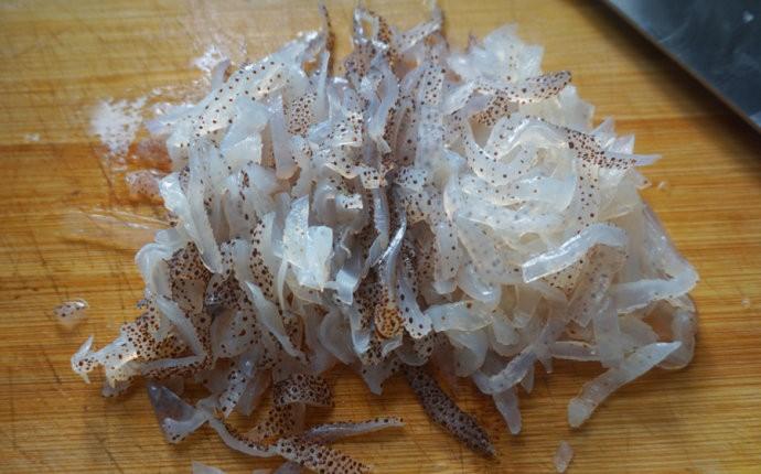 Muốn ăn nộm sứa giòn ngon thì đây là tuyệt chiêu giúp bạn chế biến để chinh phục cả người “khảnh” ăn nhất!