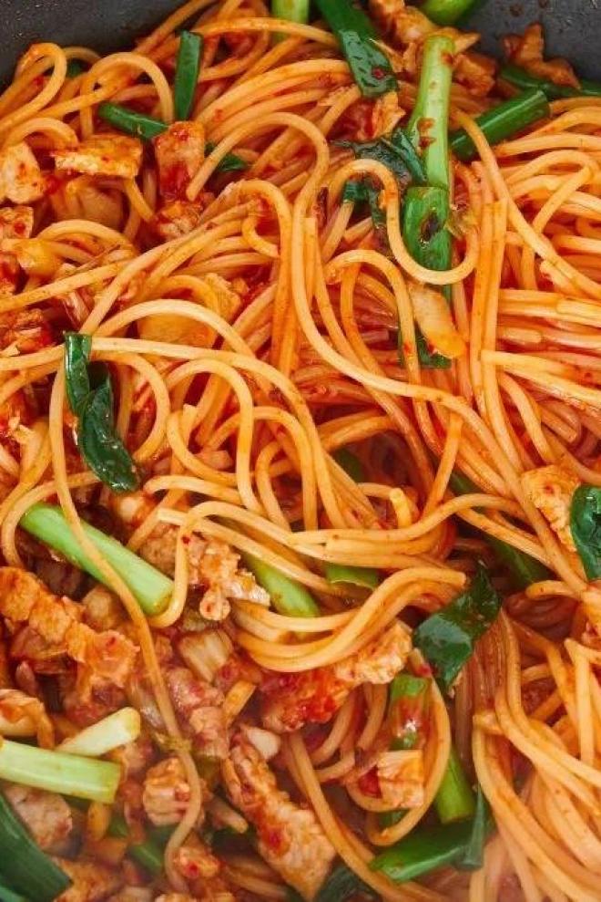 Mỳ Ý xào kim chi: sự kết hợp vô cùng mới lạ của ẩm thực Á- Âu