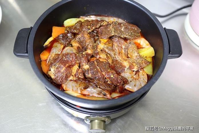 Nếu bạn chưa bao giờ nấu tôm chung với thịt bò thì hãy thử theo cách này sẽ thành món đại bổ