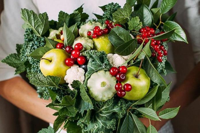 Những bó hoa ngon miệng từ hoa quả, rau củ hấp dẫn tín đồ ăn uống