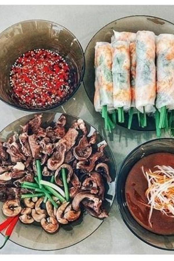 Những 'cao thủ' đầu bếp của showbiz Việt: Bích Phương trung thành với món thuần Việt, Hà Tăng không ngại trổ tài hết món Á đến đồ Âu