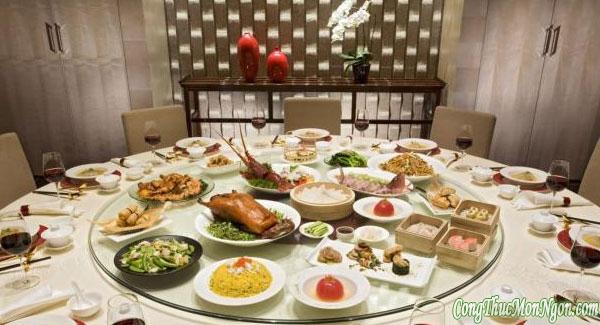 Những phép tắc trên bàn ăn của người châu Á