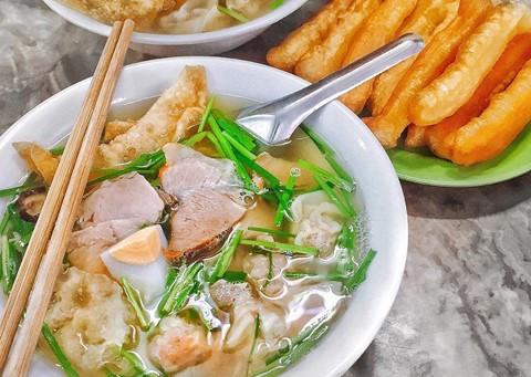 Phố nào ở Hà Nội nổi tiếng với món nộm bò khô?