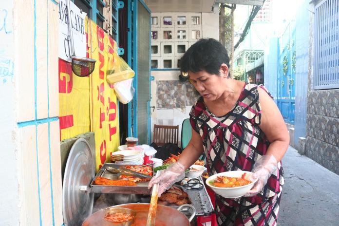 Quán 7 ngày bán 7 món khác nhau khiến người Sài Gòn khỏi lo ‘hôm nay ăn gì’