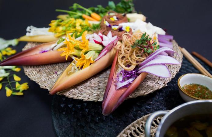 Quán ăn chay phong cách Tây mới lạ ở Hà Nội