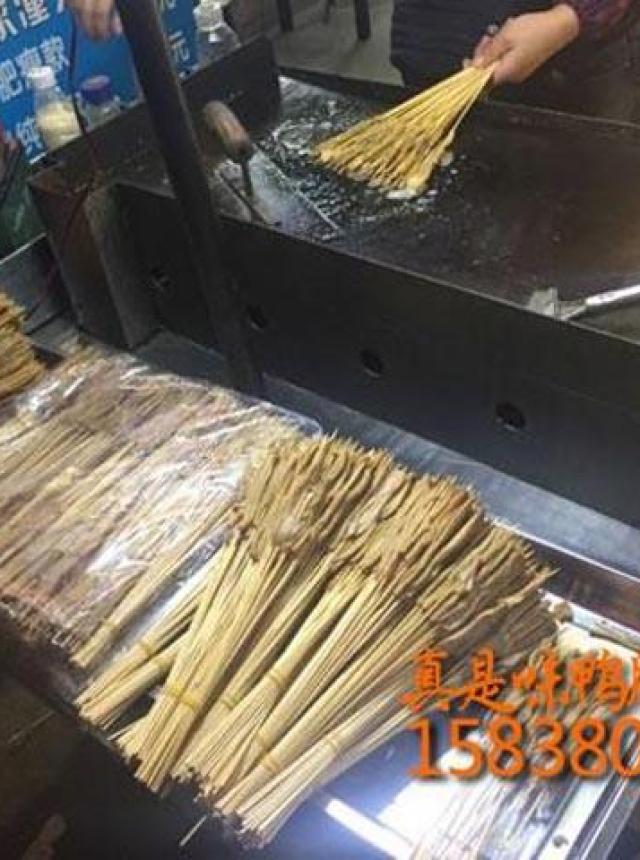 Ruột vịt, món ăn kỳ lạ của người Trung Quốc khiến ai cũng mê mẩn