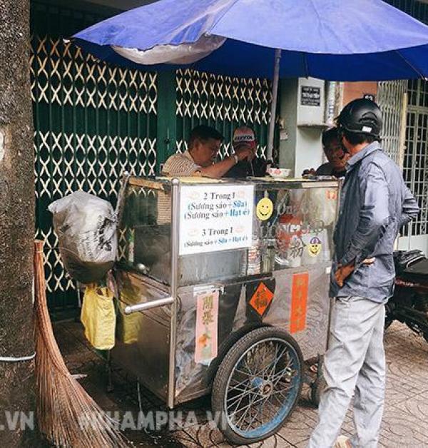Sài Gòn trưa nóng chỉ mê “húp soạt” chén sương sáo sữa 70 năm tuổi, bán chỉ 5 nghìn