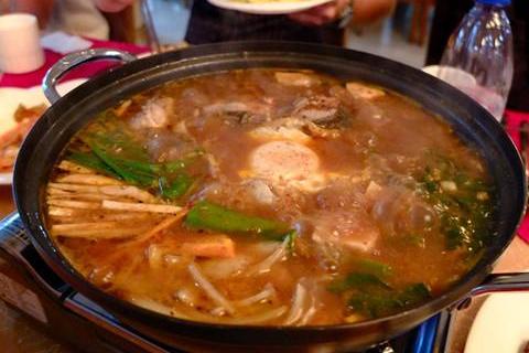 Súp thịt chó, nghêu nướng xăng và 10 món ăn Triều Tiên gây thương nhớ