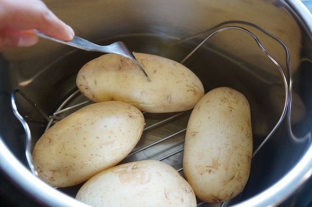 Thử làm khoai tây viên bọc phô mai chiên xù theo công thức nhà Đăng Khôi, đảm bảo bé nào cũng mê tít