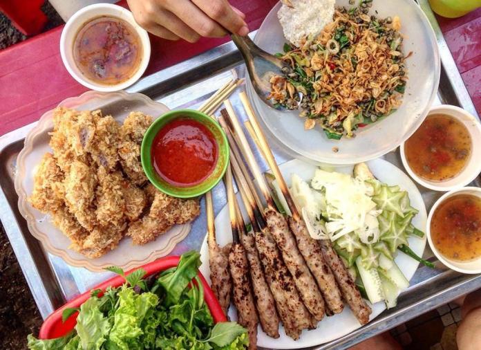 Thuộc làu các quán ăn vặt đình đám gần phố đi bộ Trịnh Công Sơn
