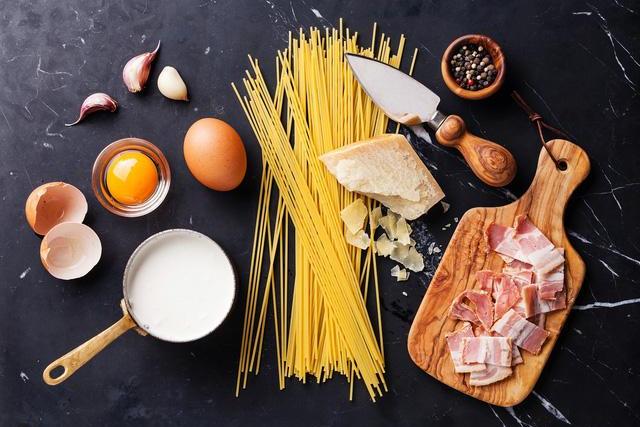 Thưởng thức ẩm thực Ý với Spaghetti sốt Carbonara thơm lừng
