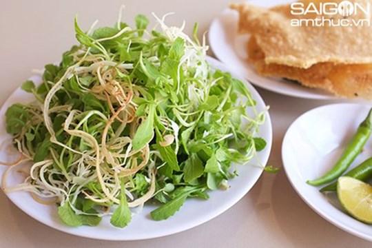 Tìm ăn mì Quảng "đúng Quảng" ở Sài Gòn