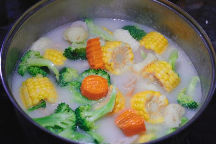 Tối nay ăn gì: Canh chay sen dừa
