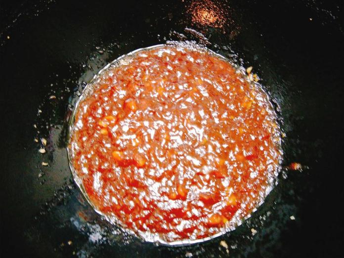 Tối nay ăn gì: Tôm sốt chua ngọt