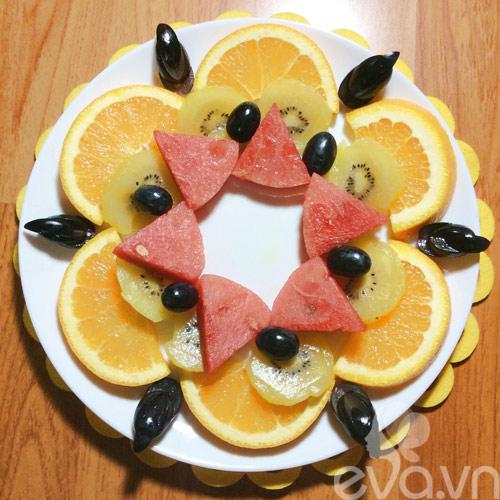 Trang trí đĩa hoa quả đơn giản mà đẹp