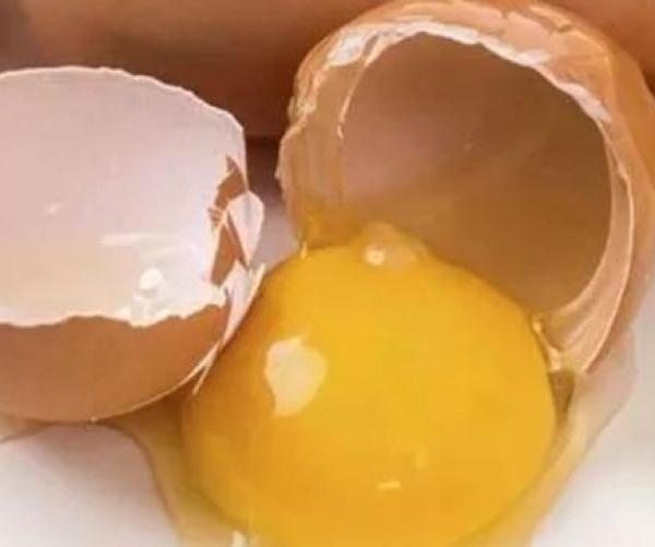Trứng bổ mấy cũng hóa độc nếu có 4 biểu hiện này, vì tiếc cố ăn dễ phải nhập viện