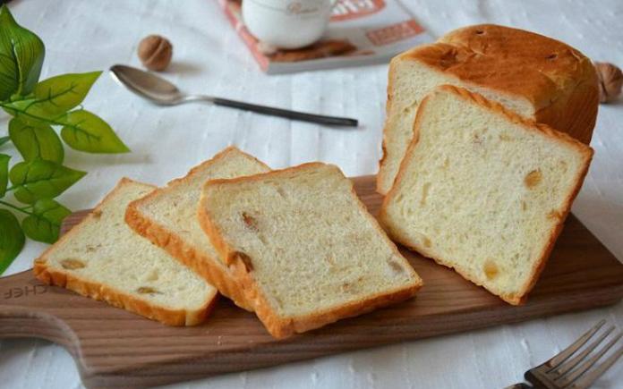 Tự làm bánh sandwich nho khô mềm thơm hơn cả bánh đi mua