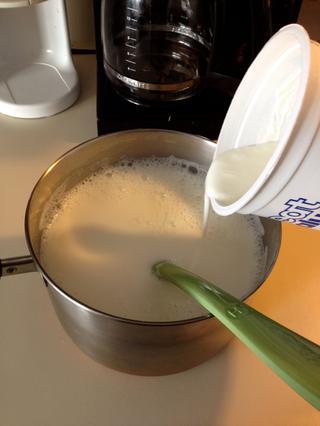 Tự làm sữa chua tại nhà chỉ với 2 nguyên liệu