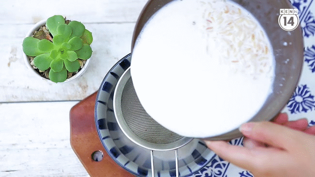 Tự làm sữa gạo rang tại nhà chẳng hề khó như bạn nghĩ