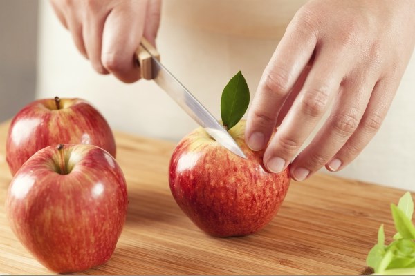 Tuyệt chiêu cắt trái cây đơn giản, dễ dàng và đẹp nhất, người vụng mấy cũng làm được