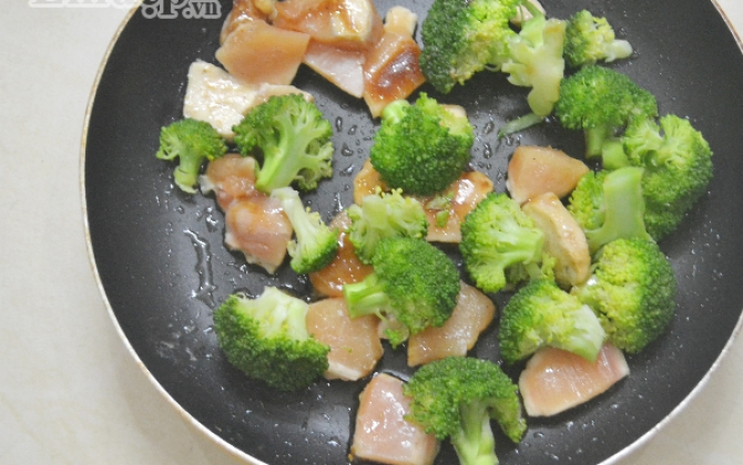 Ức gà xào rau củ - Món ngon đảm bảo dinh dưỡng lại không gây tăng cân...