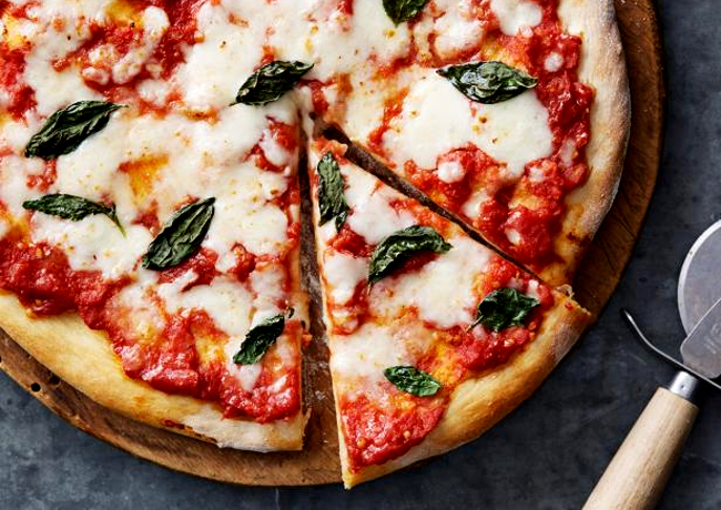 Vì sao chiếc bánh pizza phổ biến nhất thế giới lại có tên Margherita?