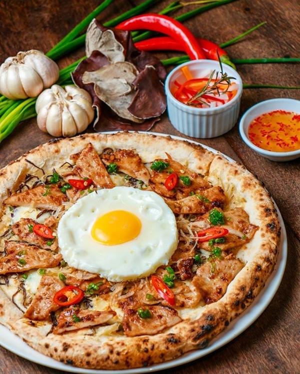 Pizza 'cơm tấm' ở Sài Gòn