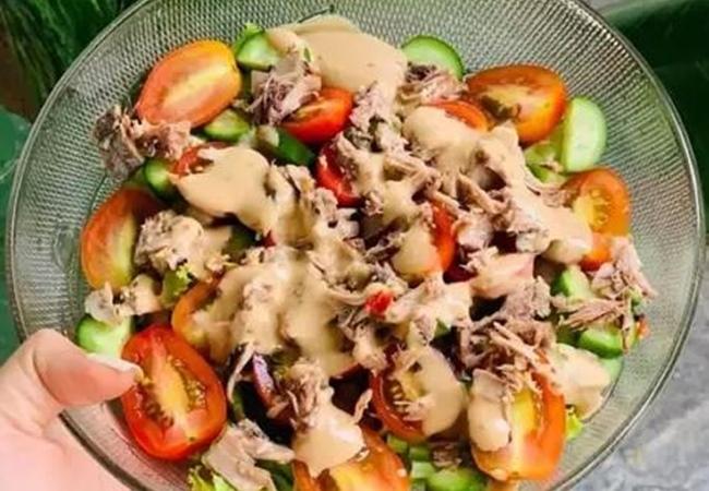 4 cách làm salad cá ngừ ngon bổ dưỡng đơn giản tại nhà