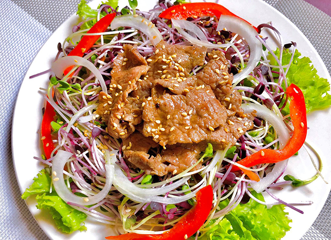 Salad rau mầm thịt bò
