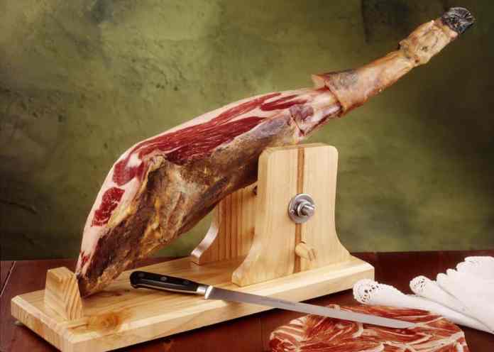 Vì sao thịt lợn muối Iberico đắt nhất thế giới