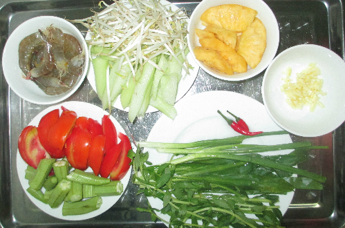 Đậm đà canh tôm nấu chua kiểu Nam Bộ