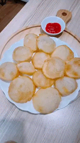 Nhìn qua tưởng đĩa phở chiên phồng nhưng đây thực chất là khoai tây chiên: Làm dễ mà ăn lạ miệng lắm nha!