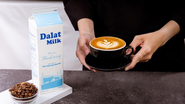Cách pha latte art chuẩn Barista