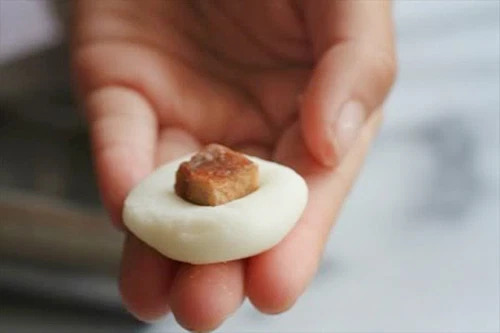 Chuyện Tết Hàn thực năm xưa: Bánh trôi là món ăn đánh dấu lần đầu tiên vào bếp cùng mẹ của biết bao đứa trẻ, giờ đã lớn cả rồi!