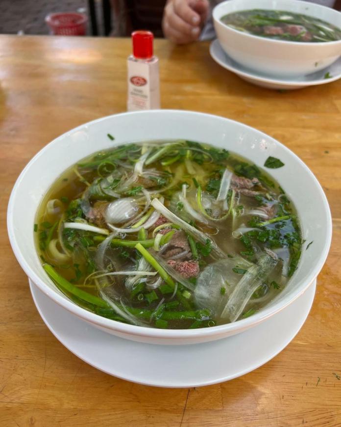 Vua đầu bếp Mỹ Christine Hà thích ẩm thực vỉa hè Việt Nam