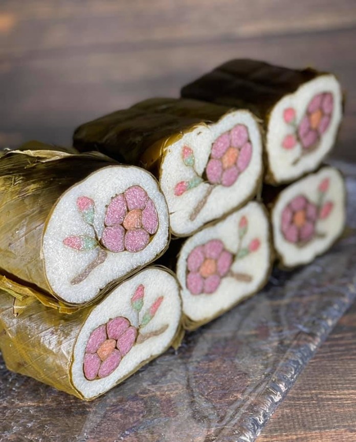 Bánh tét nhân hoa mơ gói theo phong cách Nhật Bản