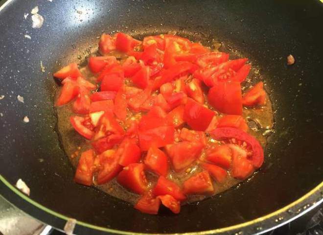 Làm trứng bác cà chua, cho trứng hay cà chua vào trước, nhiều người làm sai nên không ngon