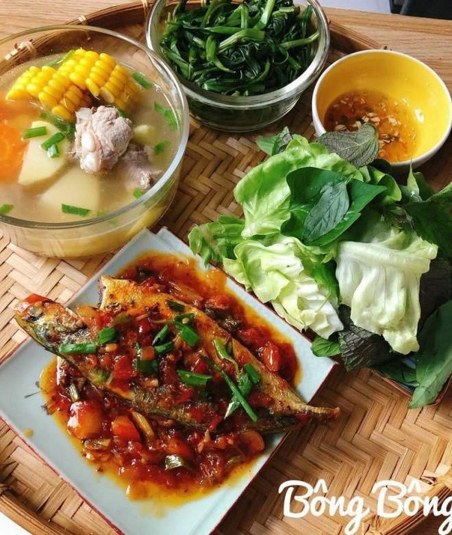 9X Sài Gòn khoe cơm nấu cho bạn ăn ngon rẻ, tuy đơn giản nhưng suốt ngày được khen