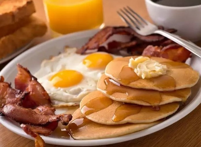 Chuyên gia dinh dưỡng chỉ ra 5 sai lầm cần tránh khi ăn sáng, bạn có đang mắc phải?