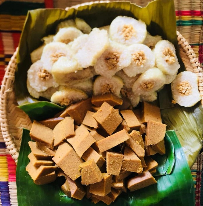 Bánh tét 'Chăm' thoáng hương trong ngày Tết Việt