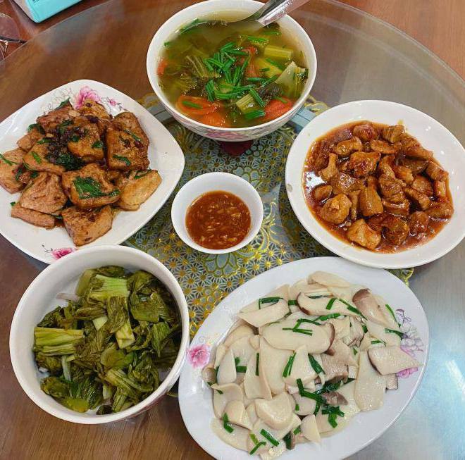 9X Lào Cai mê nấu ăn cho bố mẹ, khách tới nhà nức nở khen ngon