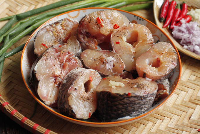 Cách làm cá lóc kho tiêu kiểu Nam Bộ đậm đà hao cơm