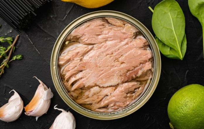 Có cần đun nóng thịt hộp, cá hộp trước khi ăn để ngừa ngộ độc Botulinum?